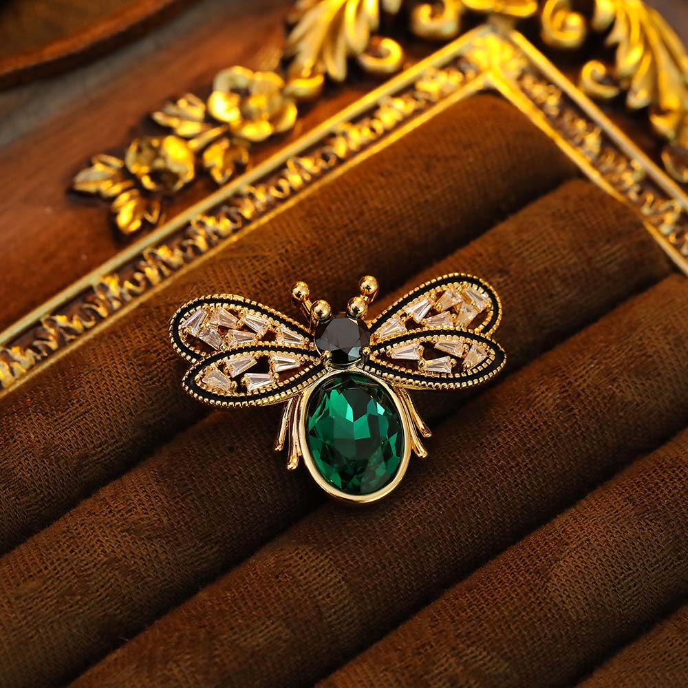Brooch Emerald Bee Brooch – Vintage Royal Insect Brooch – Perfect for Suits, Evening Dinners & Formal Occasions